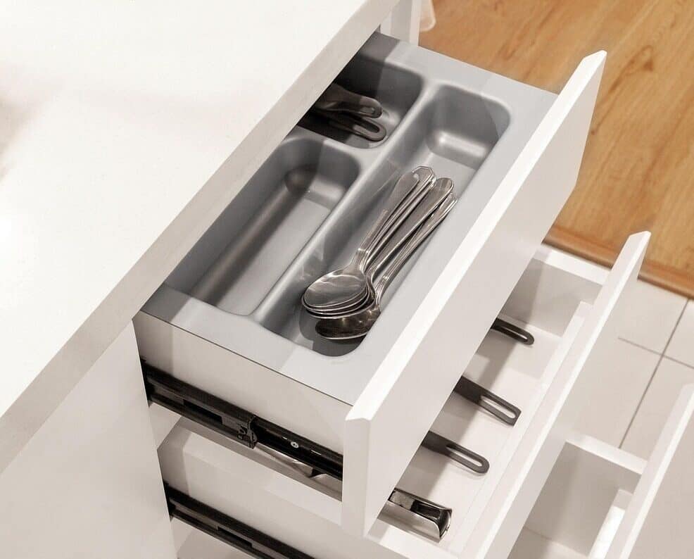 pull-out shelves vs. kitchen drawers